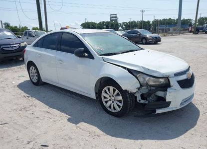 Raport pojazdu dla VIN 1G1PC5SH0B7194330 - Obraz 1