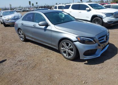 Informe del vehículo para VIN 55SWF4JB0FU061535 - Imagen 1