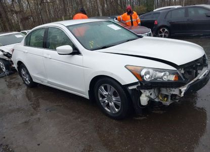 Raport pojazdu dla VIN 1HGCP2F65CA008076 - Obraz 1