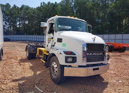 Звіт про транспортний засіб для VIN 1M2MDBAA6SS076267 – зображення 1