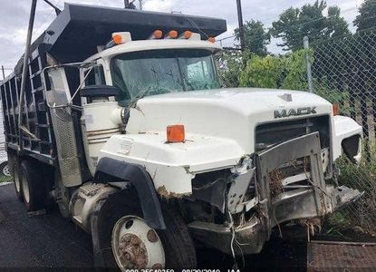 Fahrzeugbericht für VIN 1M2P267CXYM050609 – Bild 1