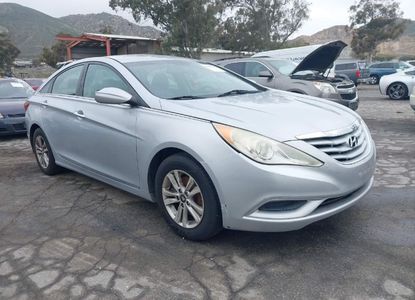 Vehicle Report for VIN 5NPEB4AC4CH332353 - Image 1