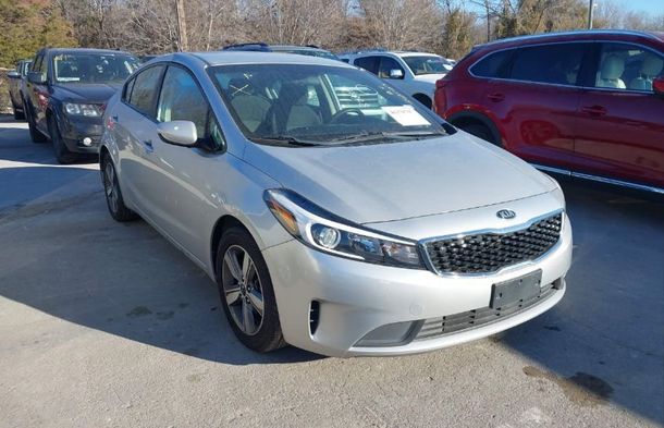 Informe del vehículo para VIN 3KPFL4A77JE268427 - Imagen 1