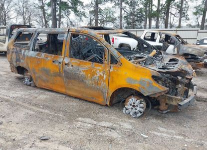 Raport pojazdu dla VIN 5TDYK3DC6ES411846 - Obraz 1