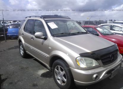 Rapport sur le véhicule pour VIN 4JGAB54E51A244915 - Image 1