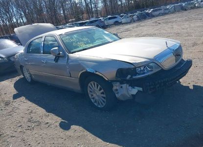 Raport pojazdu dla VIN 1LNHM82W63Y622515 - Obraz 1