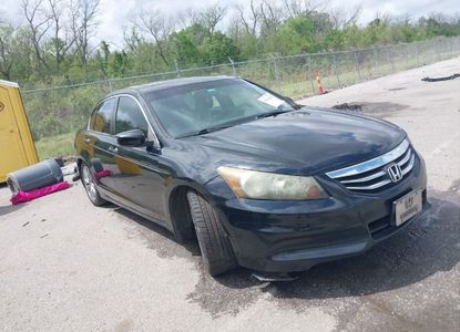 Informe del vehículo para VIN 1HGCP2F86BA110972 - Imagen 1