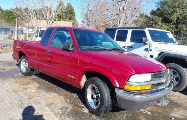 Raport pojazdu dla VIN 1GCCS195718239382 - Obraz 1