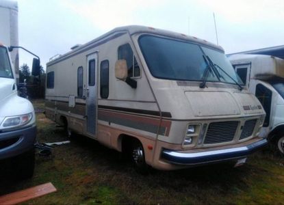 Vehicle Report for VIN 1GBJP37W6G3320772 - Image 1