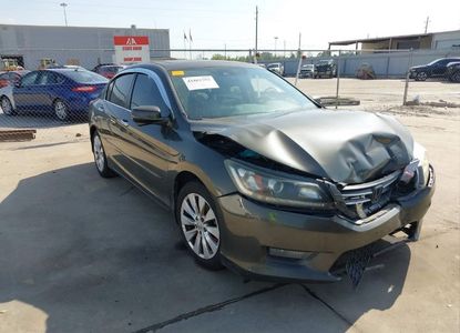 Informe del vehículo para VIN 1HGCR2F80EA022207 - Imagen 1