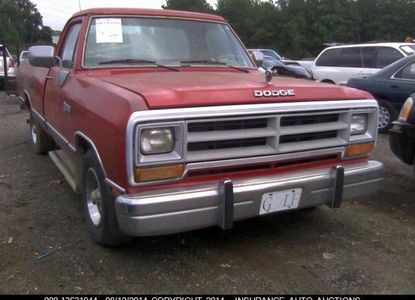 Звіт про транспортний засіб для VIN 1B7FD04Y1JS674100 – зображення 1