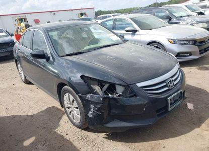 Informe del vehículo para VIN 1HGCP2F33BA136322 - Imagen 1