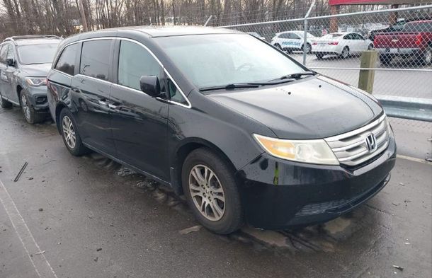 Informe del vehículo para VIN 5FNRL5H64CB060311 - Imagen 1