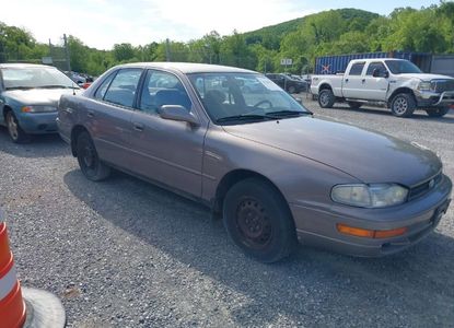 تقرير المركبة لـ VIN 4T1SK12E0RU463582 - الصورة 1