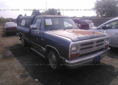 Звіт про транспортний засіб для VIN 1B7FD04Y6JS633588 – зображення 1