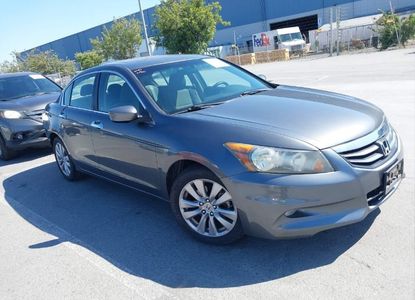 Informe del vehículo para VIN 1HGCP3F75CA003331 - Imagen 1