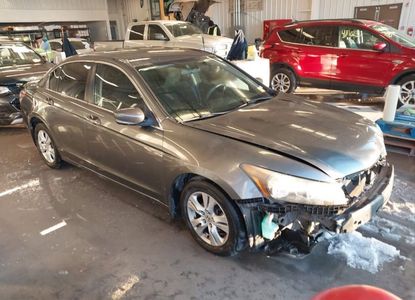 Raport pojazdu dla VIN 1HGCP2F4XAA106869 - Obraz 1