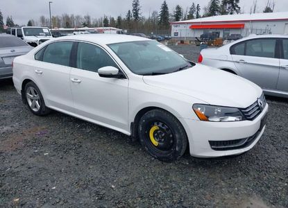 Informe del vehículo para VIN 1VWBV7A38FC076663 - Imagen 1