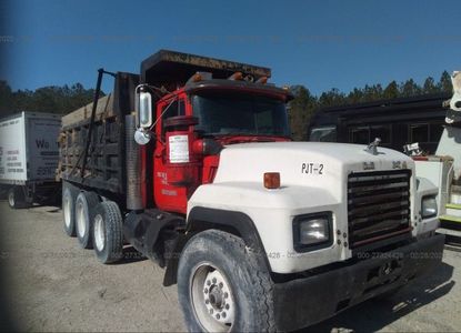 Fahrzeugbericht für VIN 1M2P267YXWM041126 – Bild 1