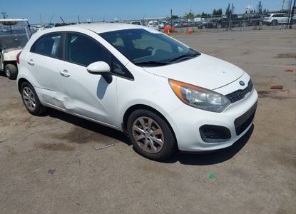 Vehicle Report for VIN KNADM5A32F6458508 - Image 1