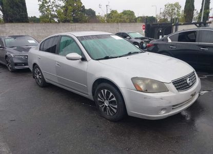 Vehicle Report for VIN 1N4AL11D25N413377 - Image 1