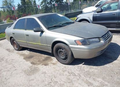 Fahrzeugbericht für VIN 4T1BF22K0VU035960 – Bild 1