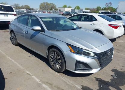 Vehicle Report for VIN 1N4BL4DV1PN351256 - Image 1