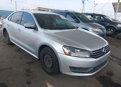 Informe del vehículo para VIN 1VWAT7A34FC077021 - Imagen 1