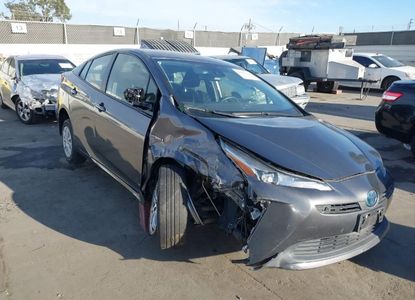 Informe del vehículo para VIN JTDKARFU8L3105988 - Imagen 1