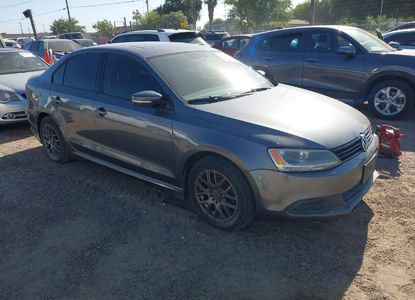 Informe del vehículo para VIN 3VWDX7AJ2CM323171 - Imagen 1