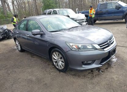 Raport pojazdu dla VIN 1HGCR2F77FA264274 - Obraz 1