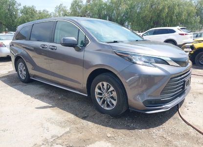 Vehicle Report for VIN 5TDKRKEC6NS106342 - Image 1