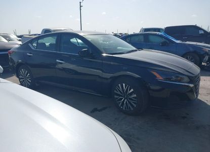 Raport pojazdu dla VIN 1N4BL4DV6SN363122 - Obraz 1