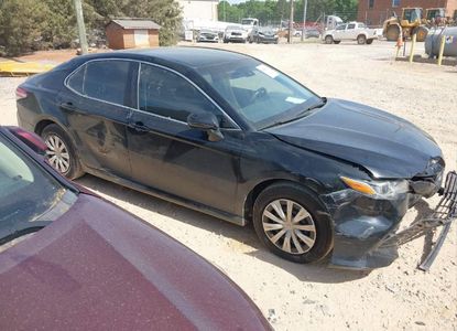 Informe del vehículo para VIN 4T1B11HK6JU067077 - Imagen 1