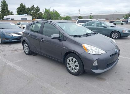 Informe del vehículo para VIN JTDKDTB37E1564963 - Imagen 1