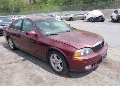 Vehicle Report for VIN 1LNHM87A7YY901721 - Image 1