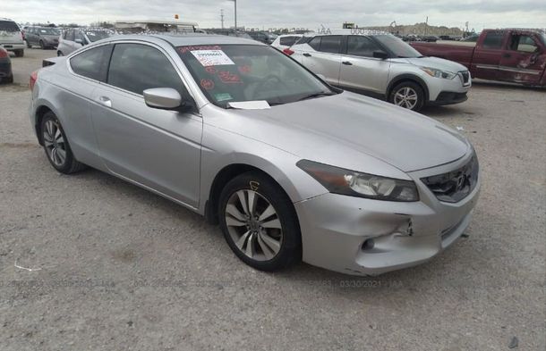 Raport pojazdu dla VIN 1HGCS1B82CA011131 - Obraz 1